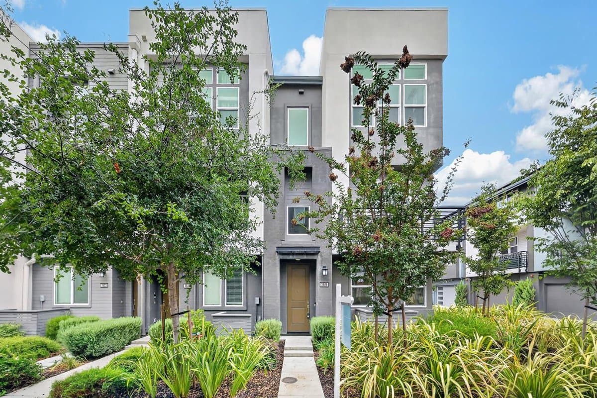 3606 Access Common - Photo 1