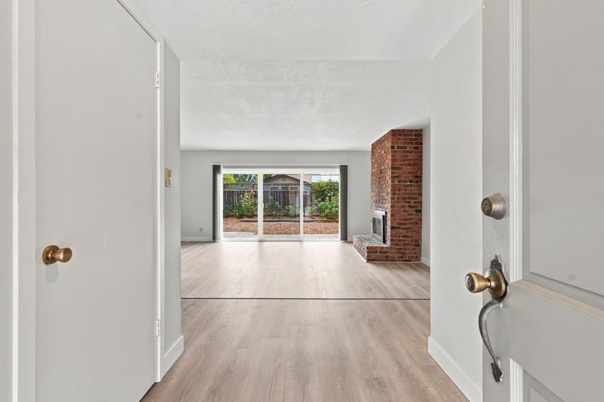 121 Corinne Avenue - Photo 5