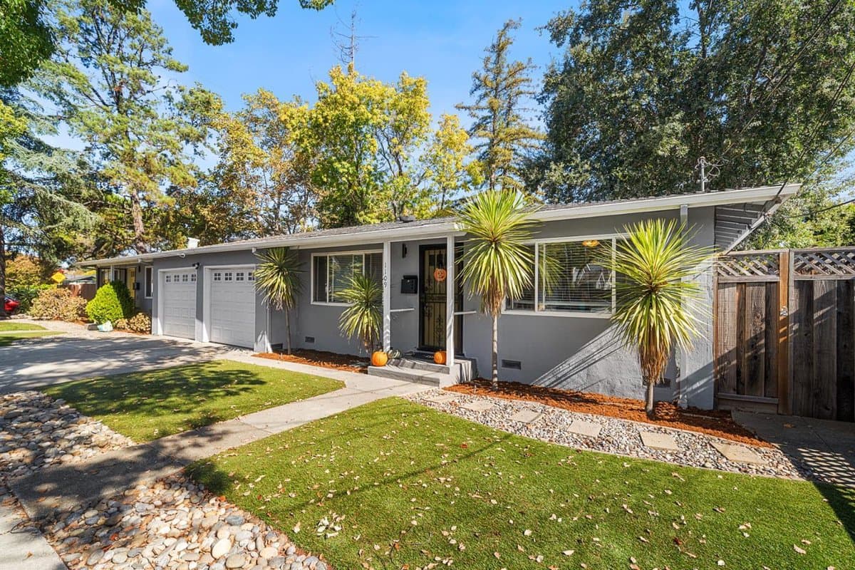 1105 1109 Junipero Avenue - Photo 1