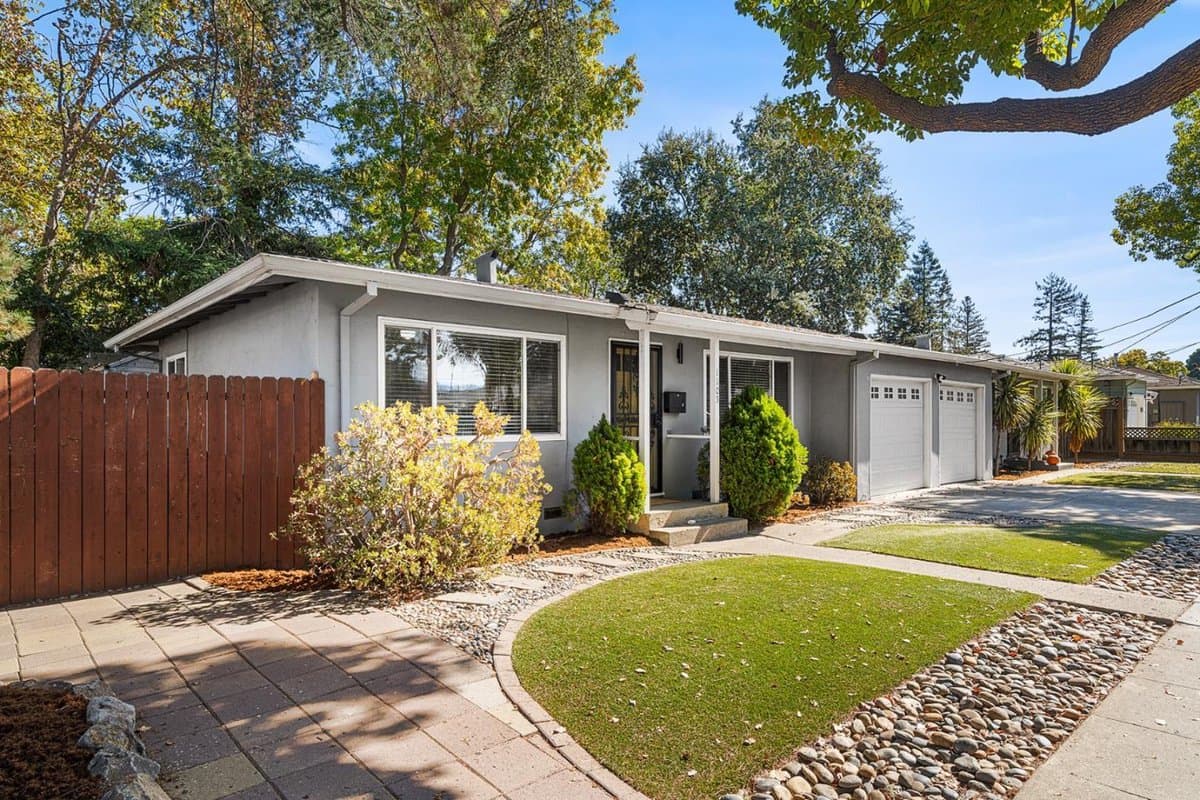 1105 1109 Junipero Avenue - Photo 2