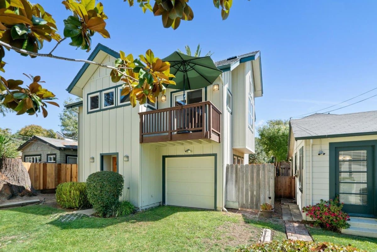 518 Capitola Avenue - Photo 2