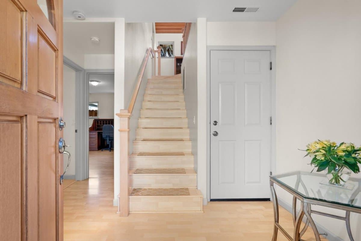518 Capitola Avenue - Photo 3
