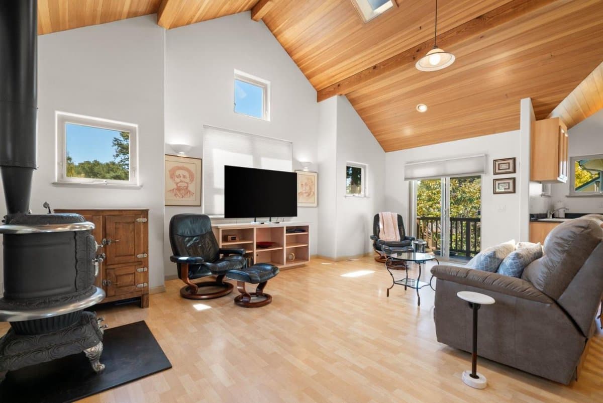 518 Capitola Avenue - Photo 5