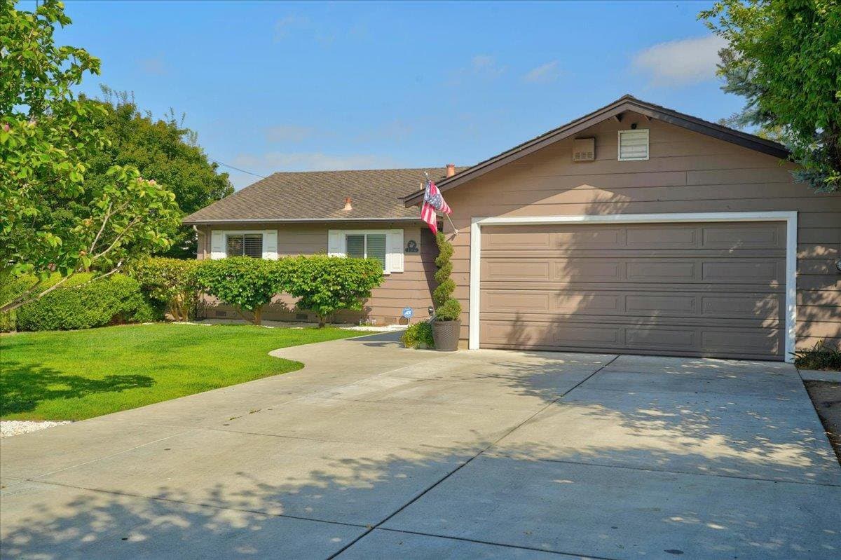 136 Cutter Drive - Photo 2