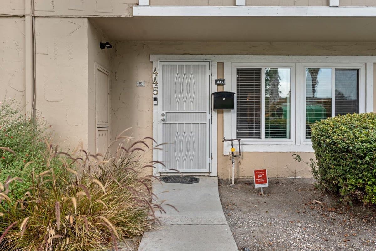 445 Velasco Drive - Photo 4