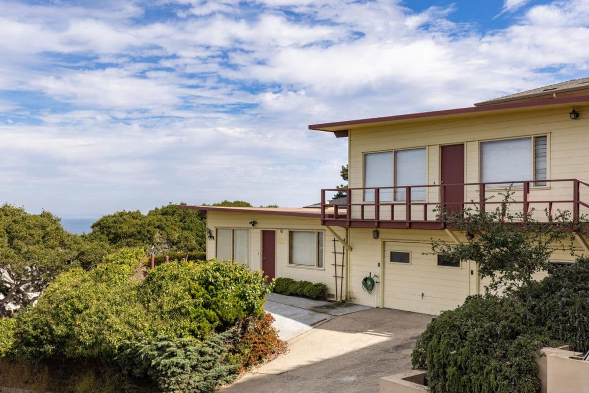 311 Lighthouse - Photo 3