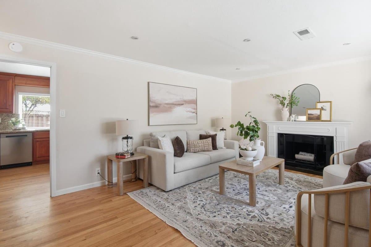 6900 Glenview Drive - Photo 3