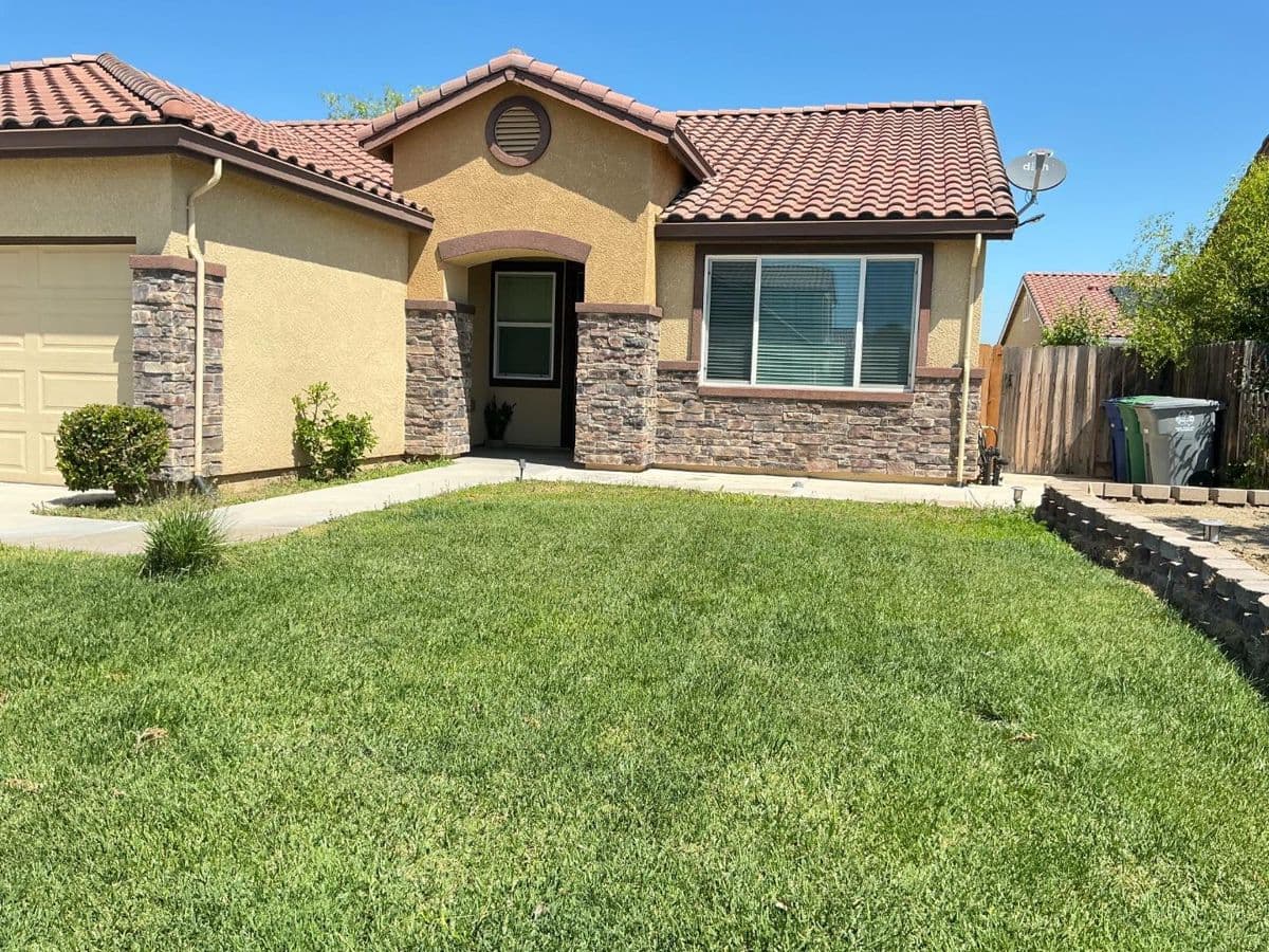 1444 San Pedro Street - Photo 2