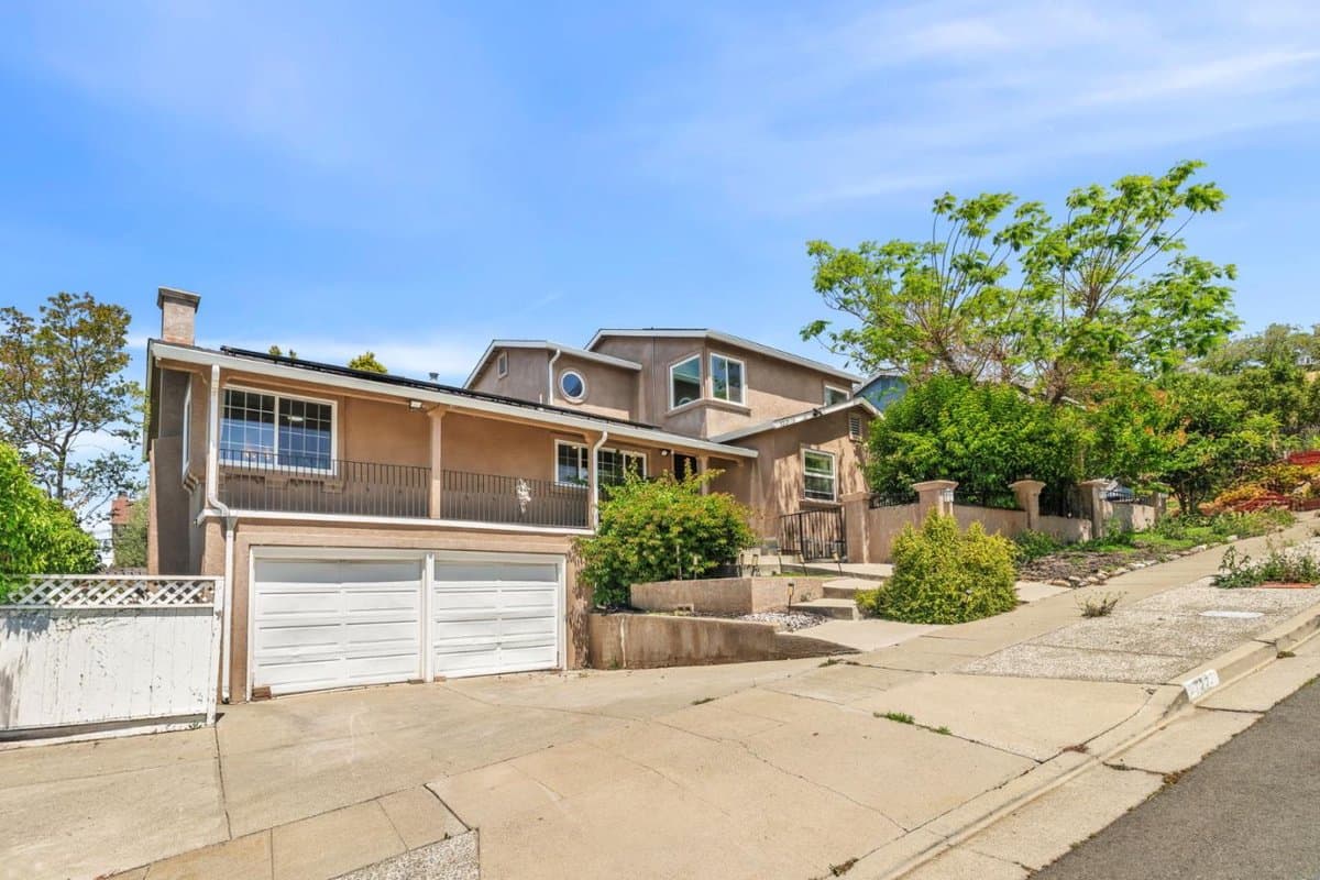 722 Gleneagle Avenue - Photo 1