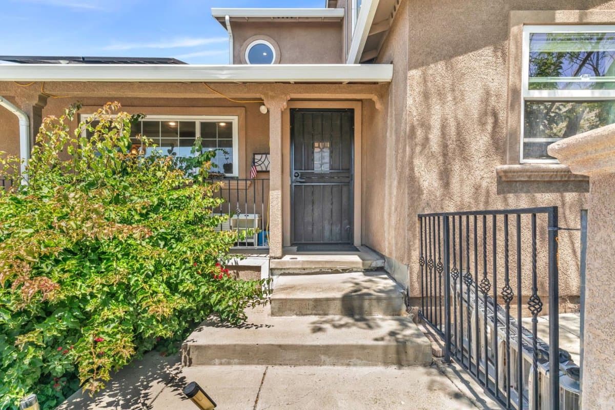 722 Gleneagle Avenue - Photo 4