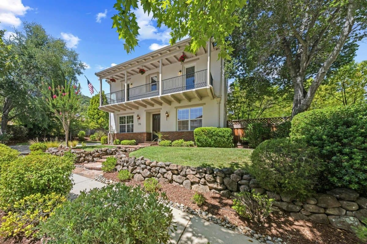 2730 Club Drive - Photo 4