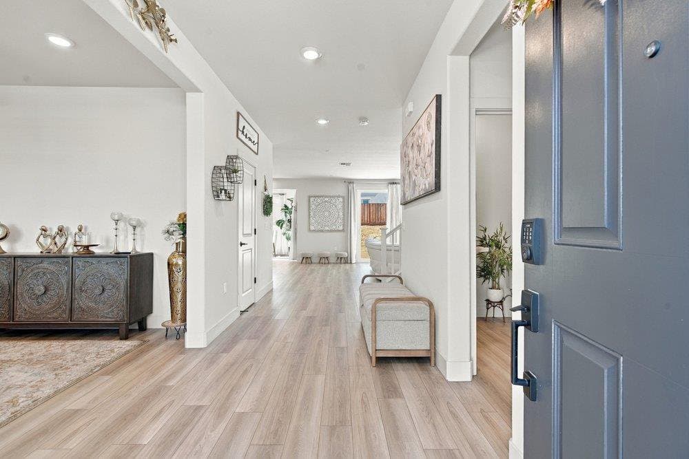 209 Luna Way - Photo 5