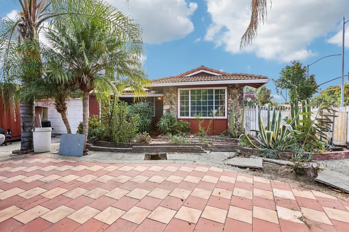 3094 Northeast Ancrum Court - Photo 1