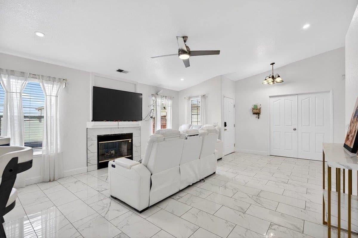 225 Kimberly - Photo 5