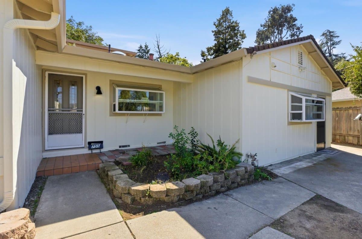 755 Feller Avenue - Photo 5