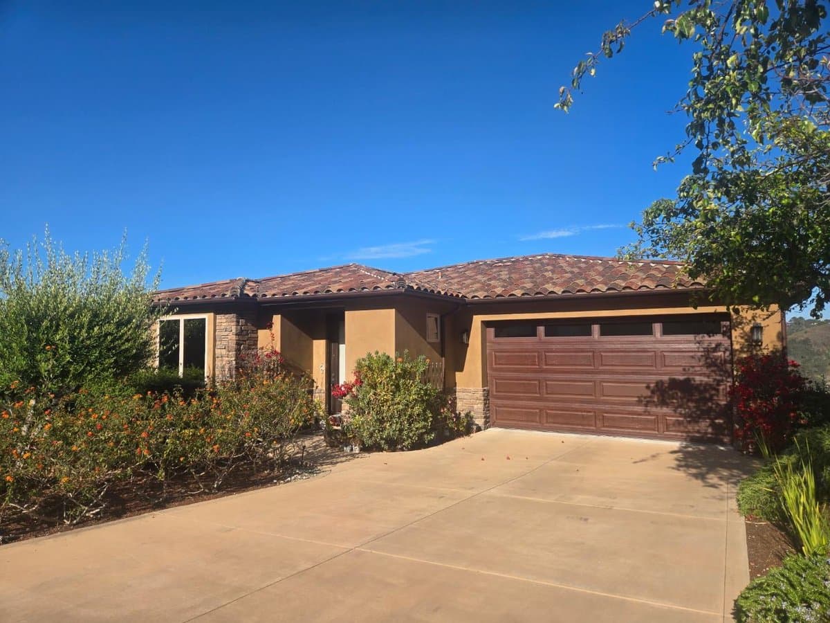 204 Princessa Lane - Photo 2