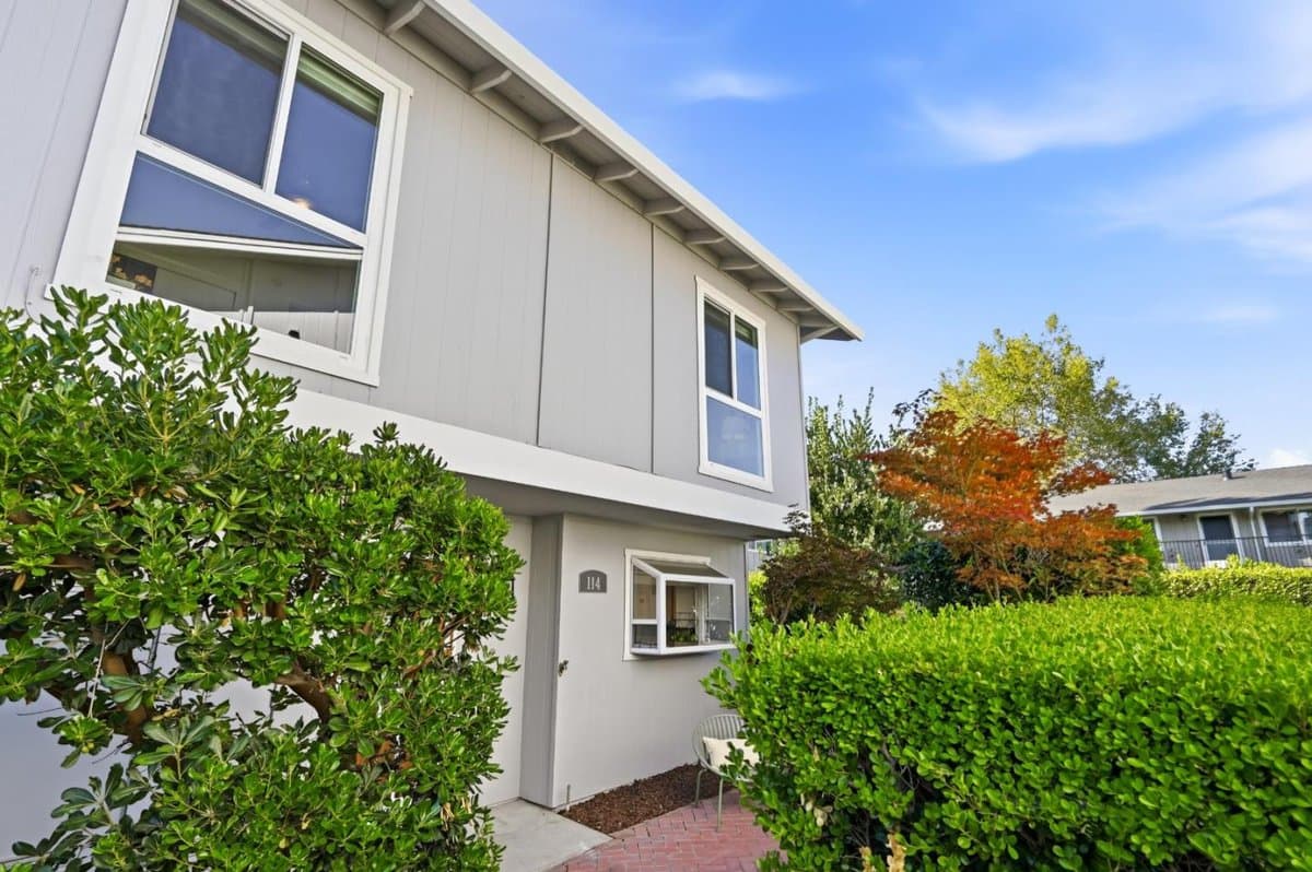114 Granada Drive - Photo 2