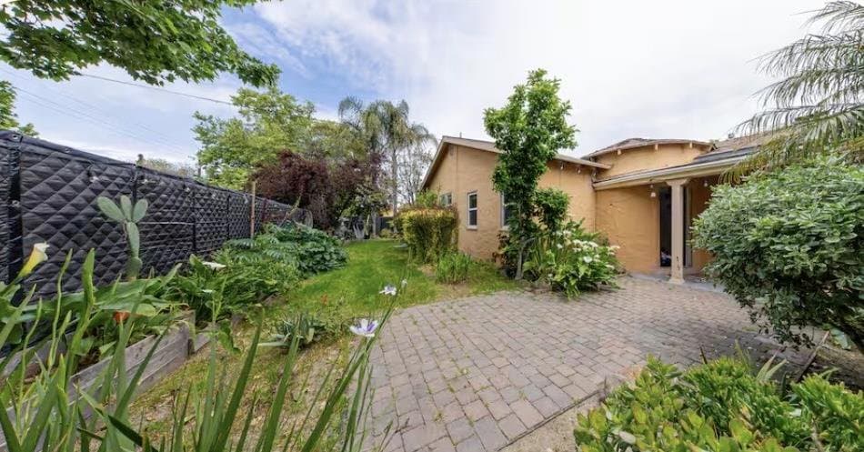 155 East Hedding Street - Photo 2
