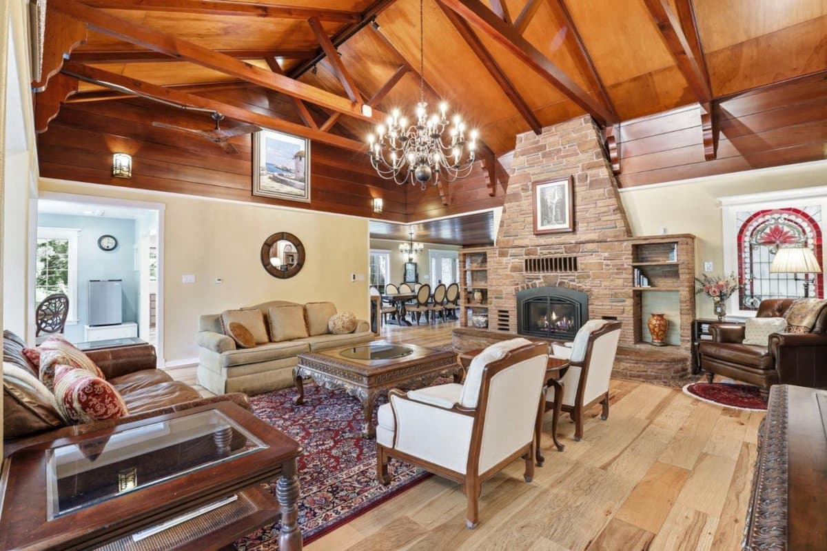 430 SAINT FRANCIS Drive - Photo 2