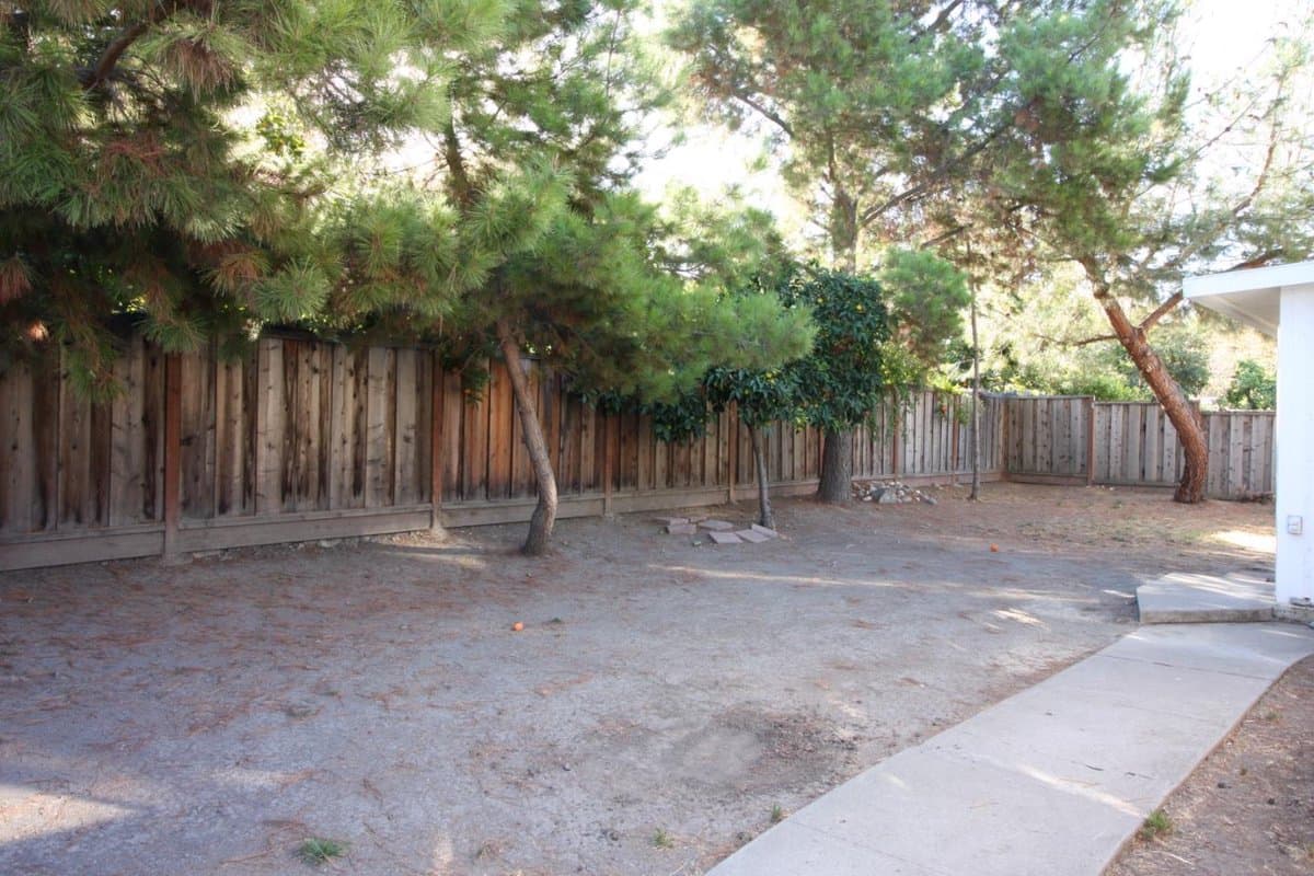 6076 Ashburton Drive - Photo 2