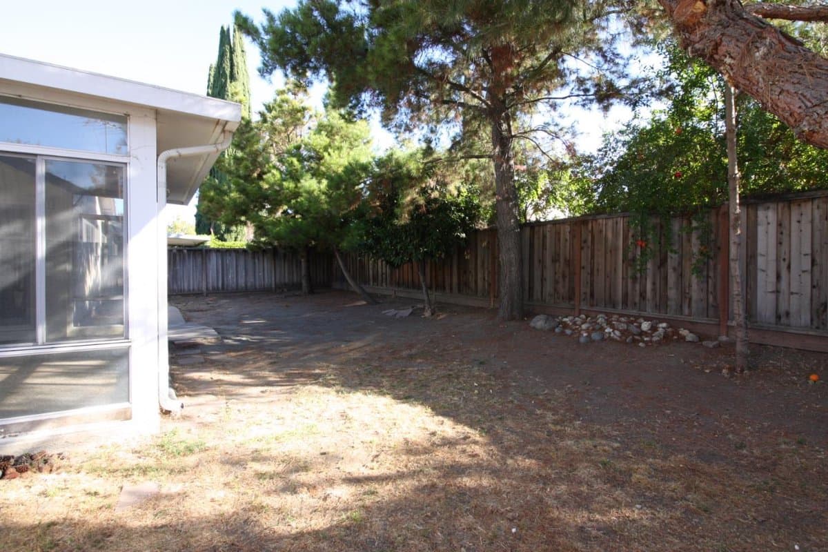 6076 Ashburton Drive - Photo 3