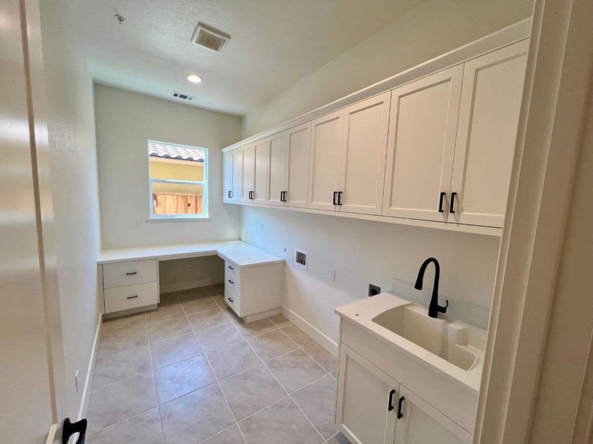 2106 White Oak Drive - Photo 3