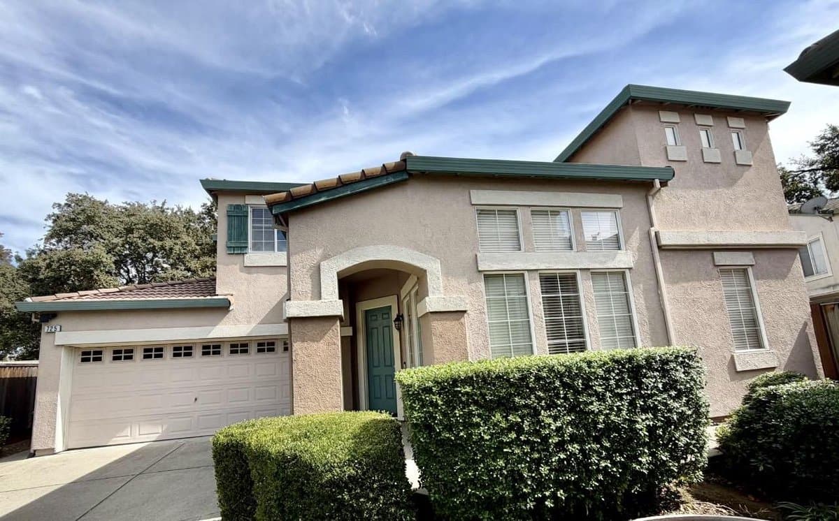 725 Outrigger Court - Photo 1