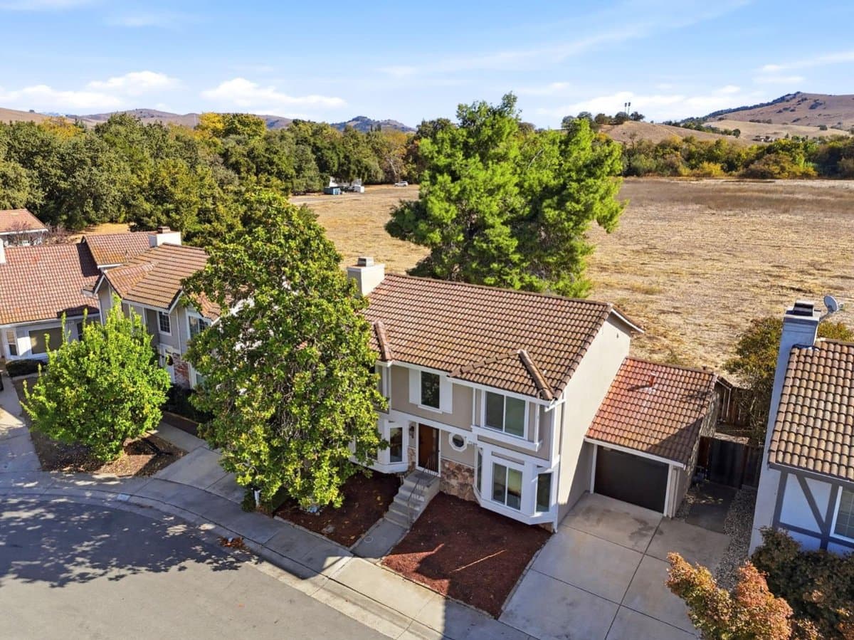 7289 Sleepy Creek - Photo 2