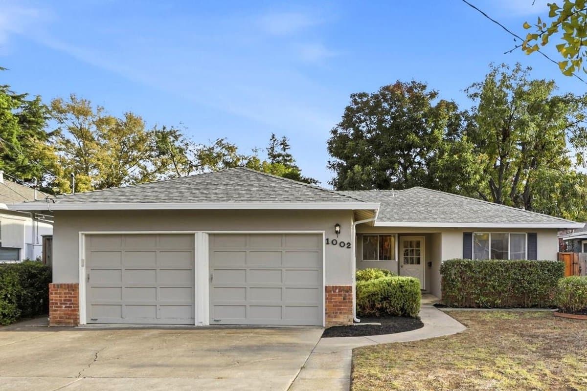 1002 PASCOE Avenue - Photo 3