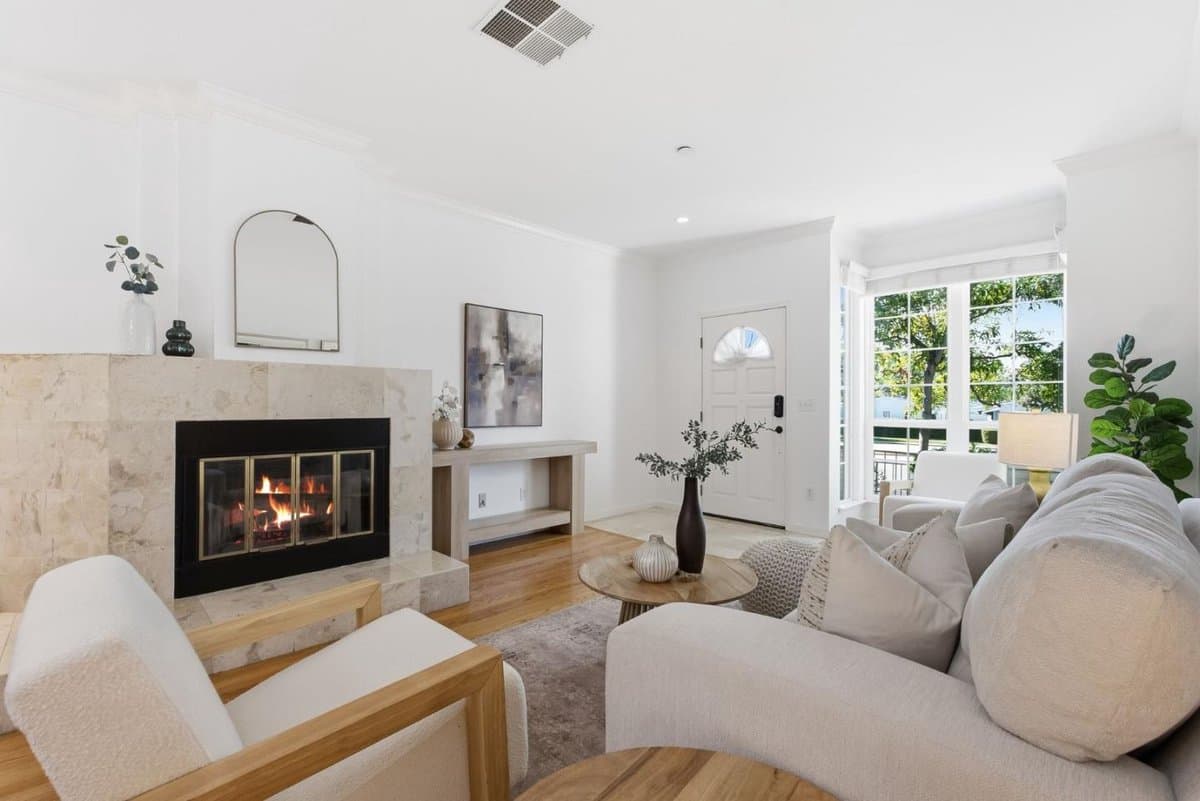996 Belmont Terrace #10 - Photo 1