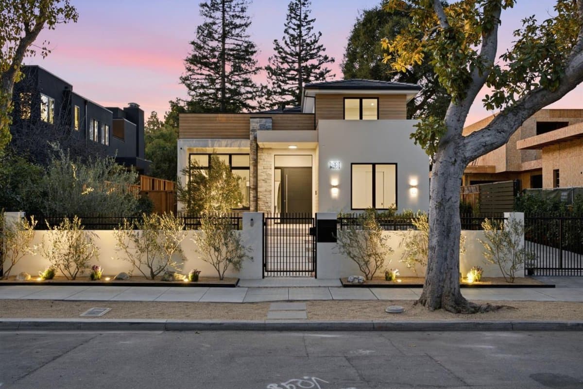 543 Tennyson Avenue - Photo 2