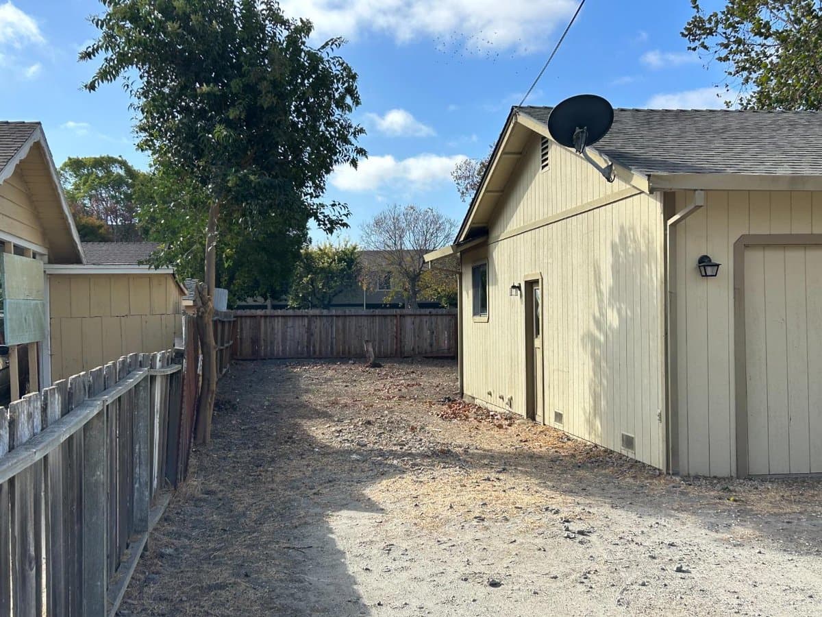 921 Nash Road - Photo 2