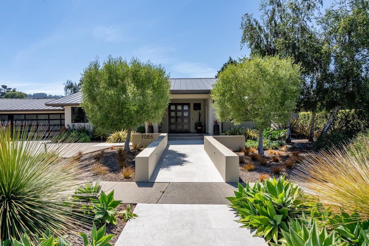 7086 Valley Greens Circle - Photo 3