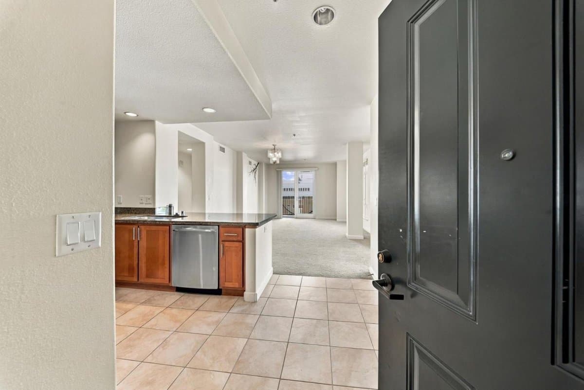 423 7th Street #514 - Photo 1