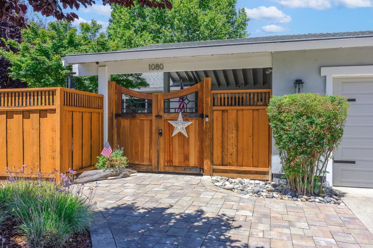 1080 Easy Street - Photo 2