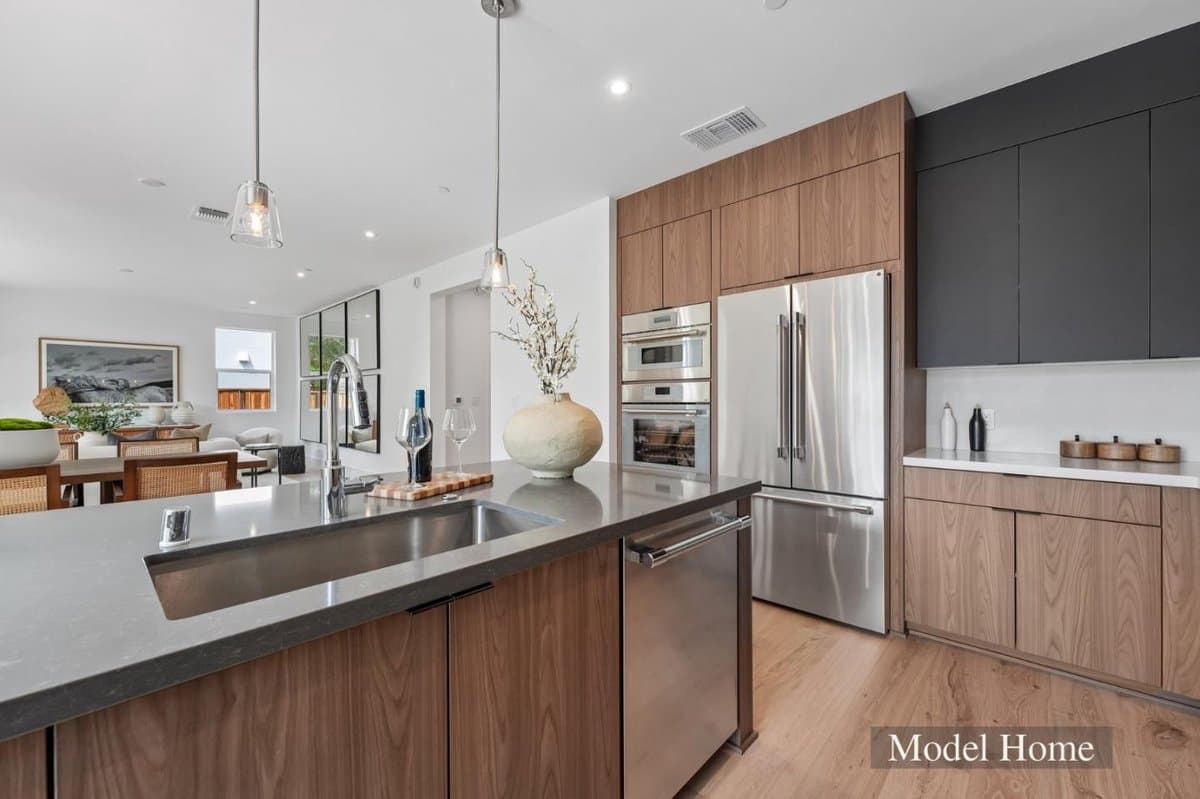 1681 Parkside Avenue - Photo 4