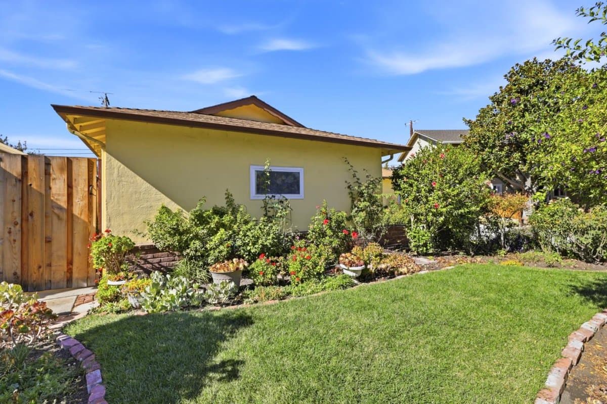 3039 Seyferth Way - Photo 3