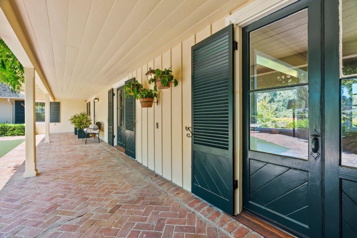 31 S Circle Dr - Photo 2