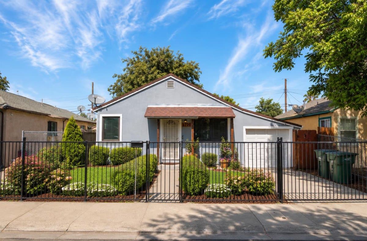 3713 18th Avenue - Photo 2