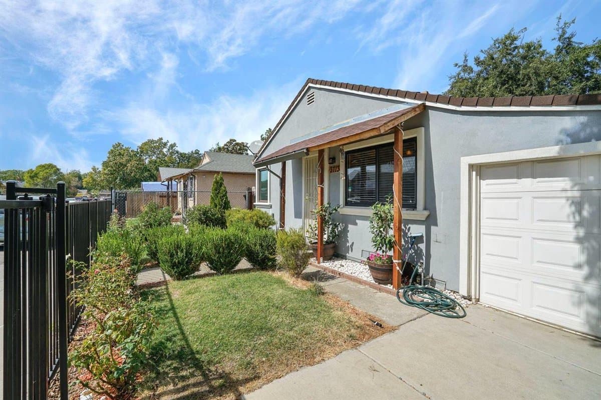 3713 18th Avenue - Photo 4