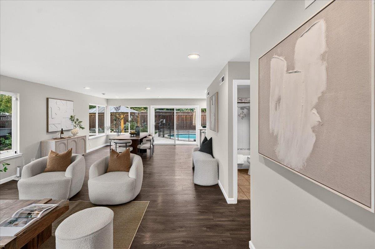 202 Vineyard Drive - Photo 2