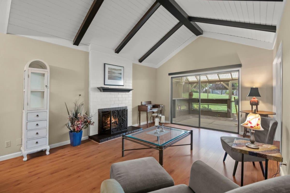 6119 Montgomery Court - Photo 2