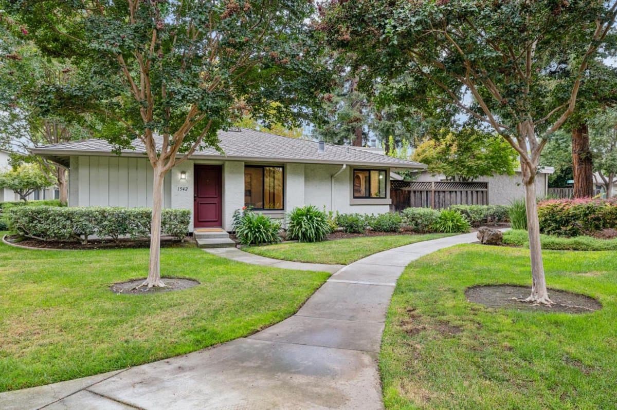 1542 Easington Way - Photo 2