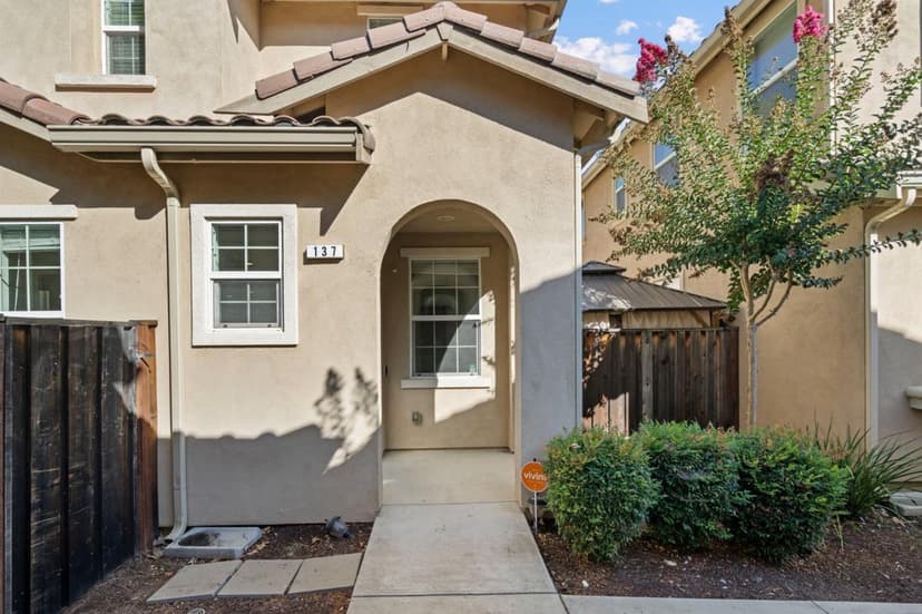 137 Lusitano Way - Photo 1 of 8