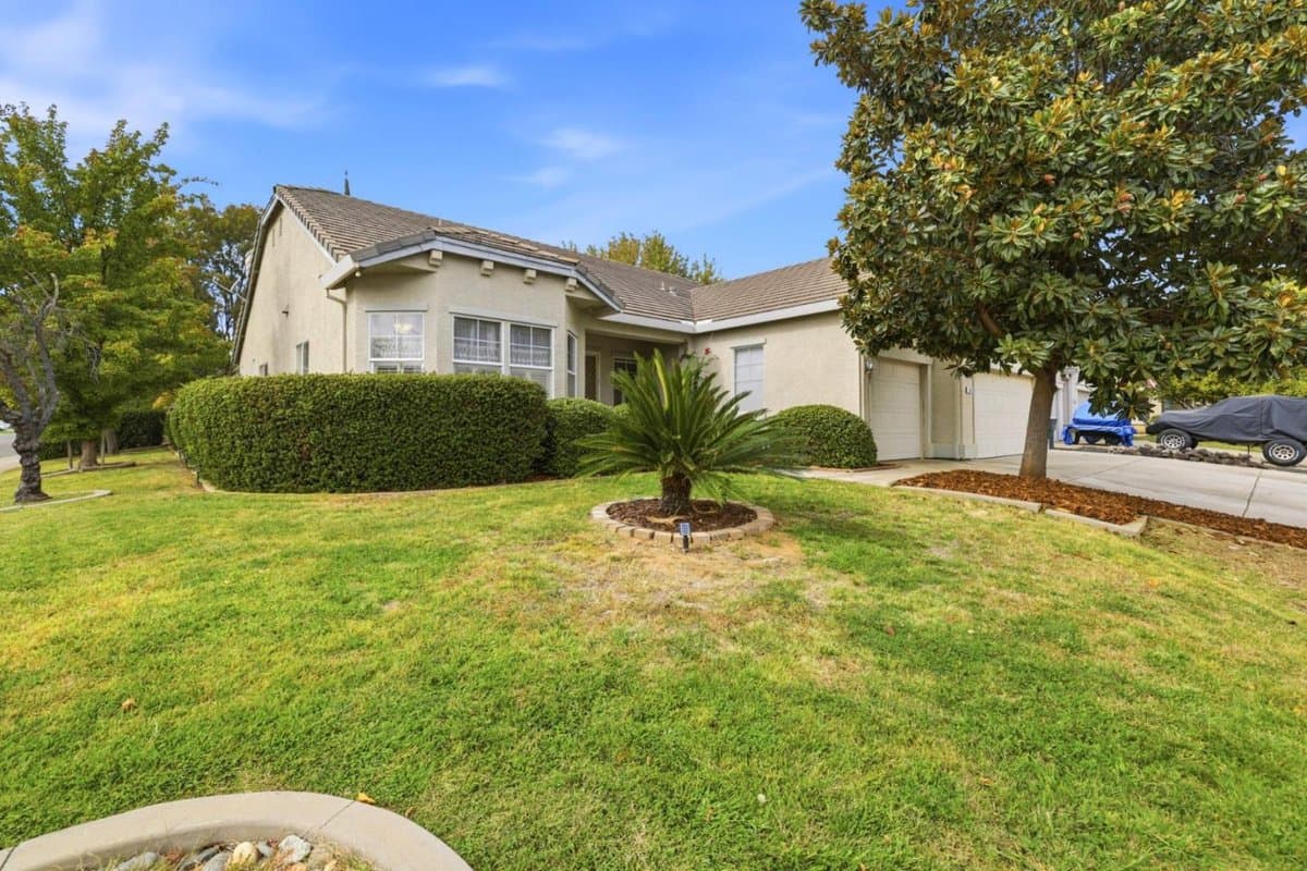 202 Jansen Court - Photo 3