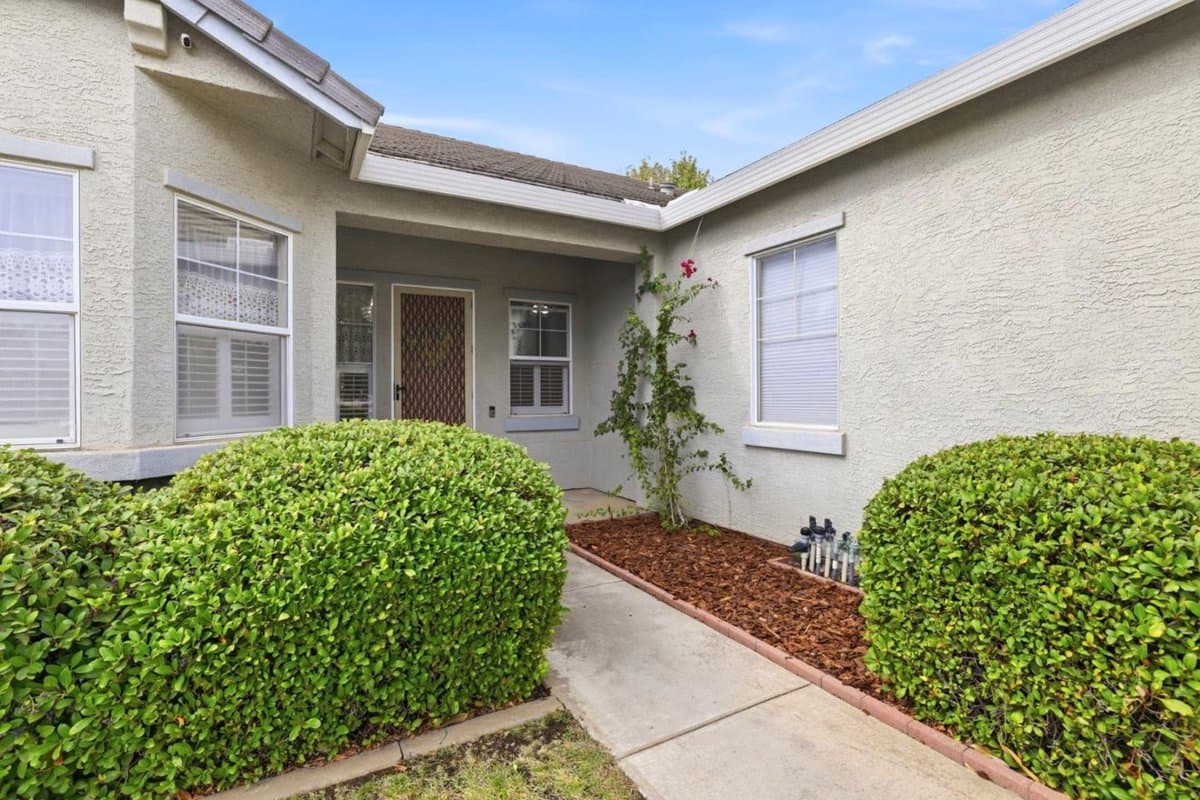 202 Jansen Court - Photo 4