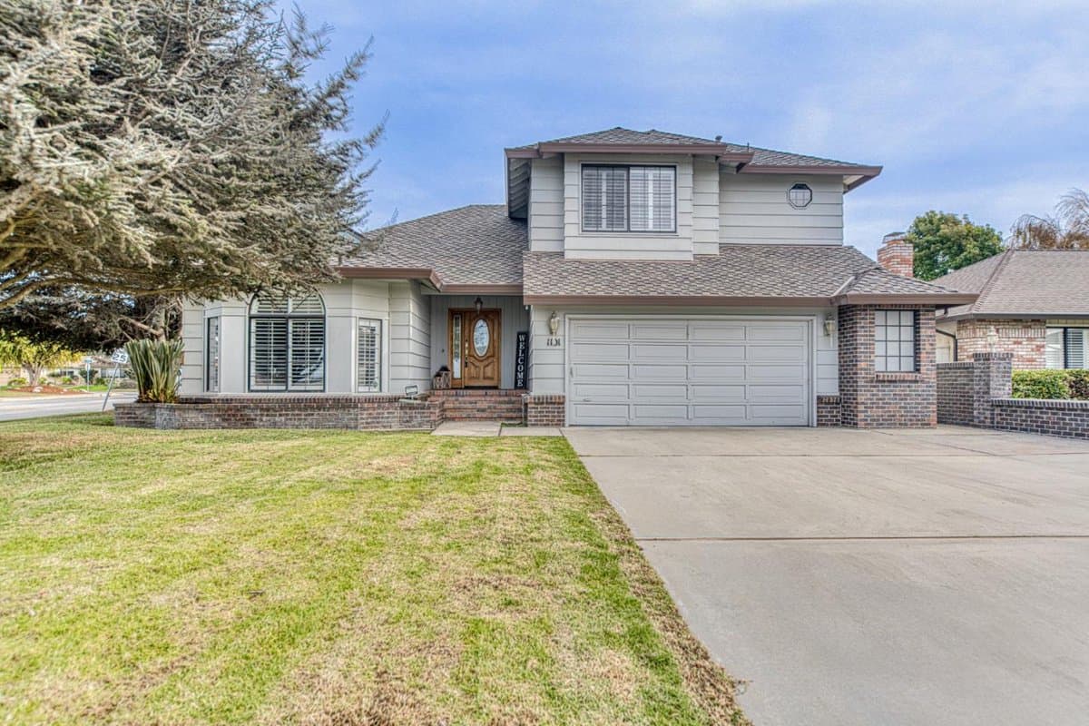 1101 Loyola Drive - Photo 1
