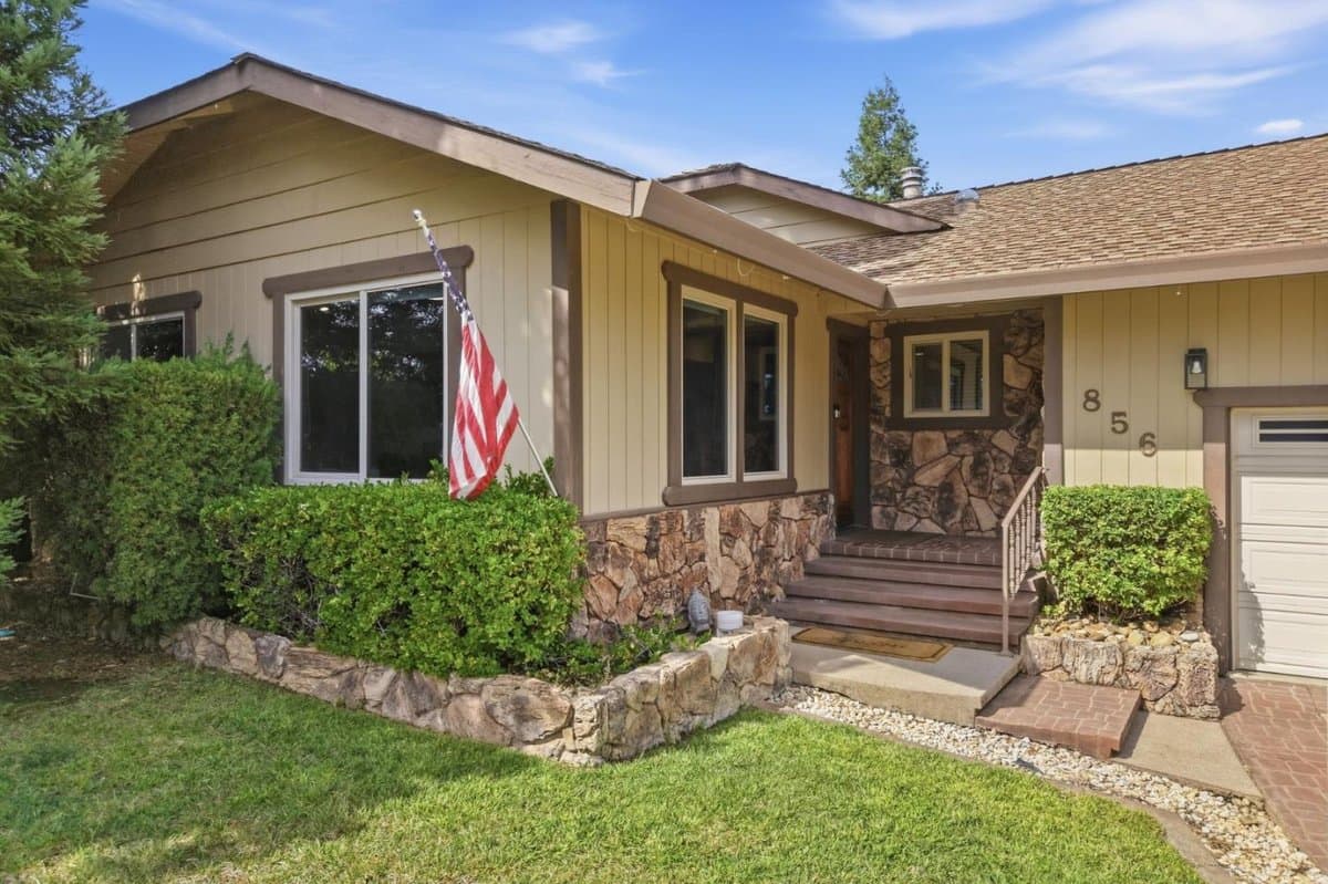 856 Cardiff Court - Photo 4
