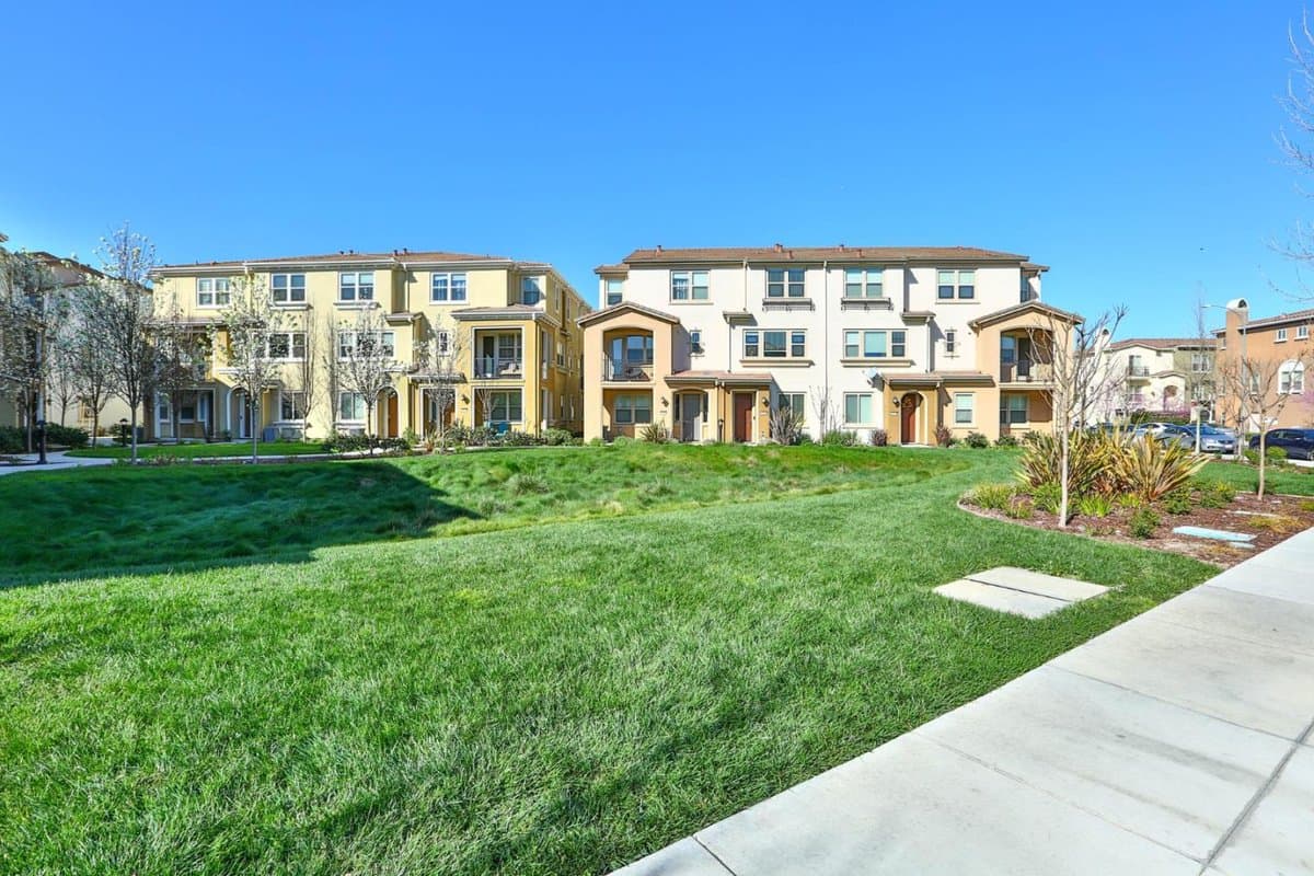 2757 Ferrara Circle - Photo 3