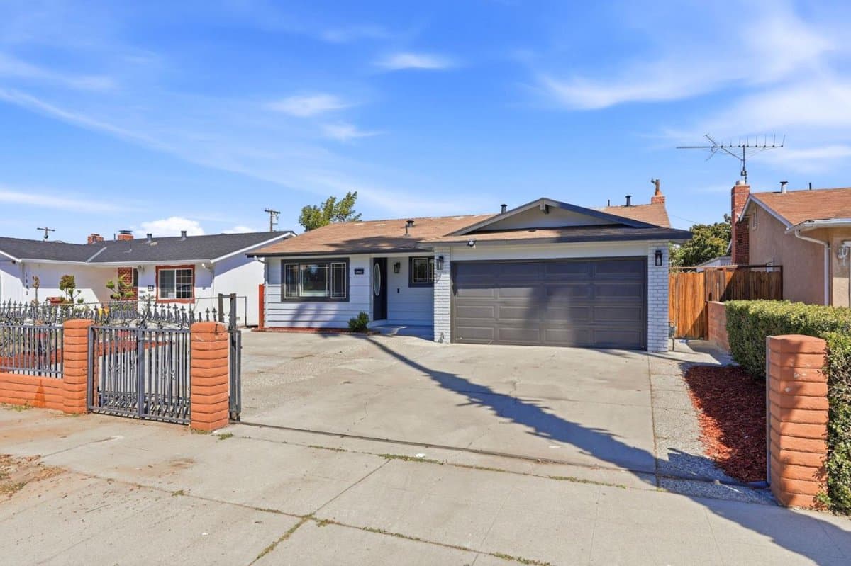 1902 South King Road - Photo 3